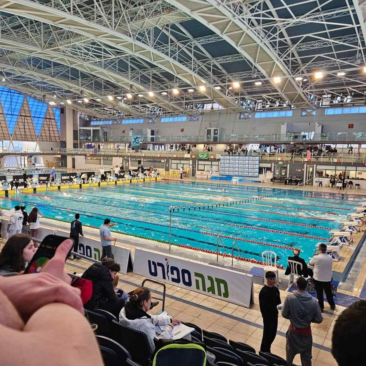 תמונת הבריכה